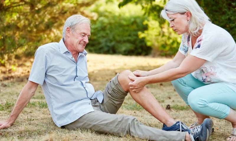 7 Easy Steps to Care for Cuts & Scrapes